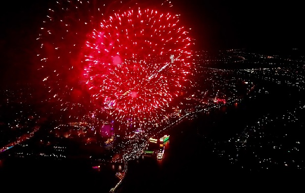 Pháo hoa giao thừa ở Ninh Kiều - Cần Thơ
