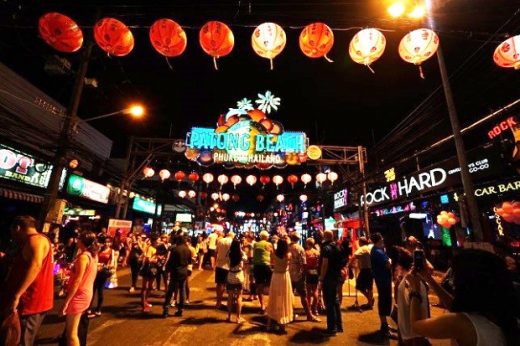 nên đi phuket hay pattaya