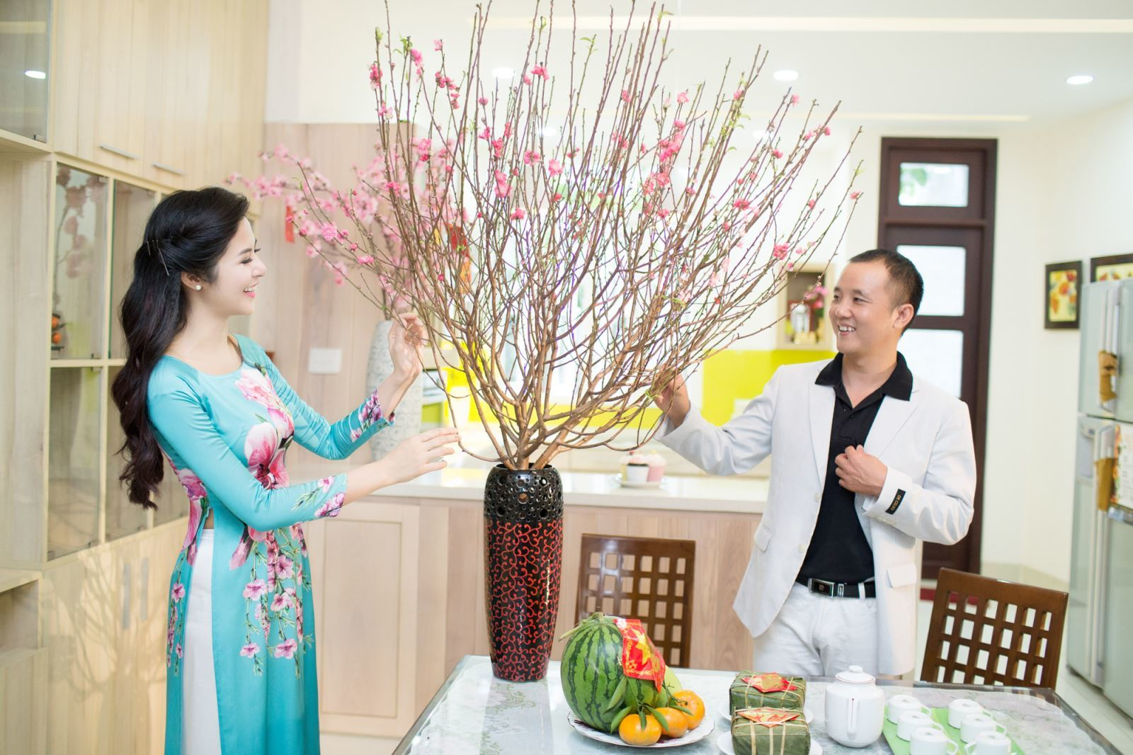 vận chuyển mai đ&agrave;o ng&agrave;y Tết