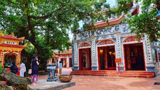 du lịch lễ ch&ugrave;a đầu năm