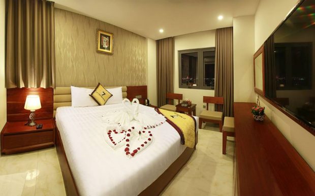 Phòng khách sạn có ghế tình yêu Vỹ Thuyền Đà Nẵng