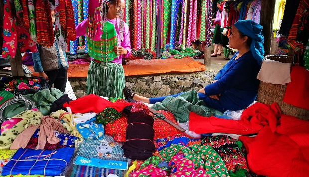 Chợ phi&ecirc;n Đồng Văn H&agrave; Giang