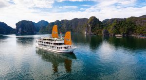 Du thuyền Unicharm Cruise – Halong