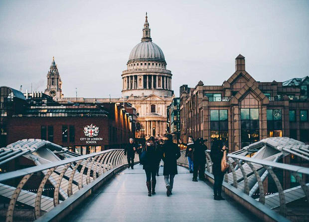 Dịch vụ điền tờ khai xin visa Anh