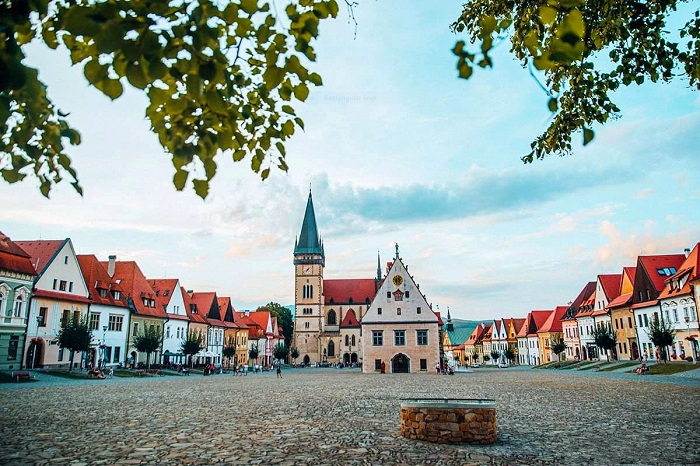 dịch vụ điền tờ khai xin visa slovakia