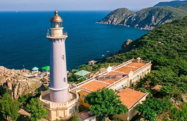 Hải đăng Nam Du l&agrave; ngọn hải đăng cao nhất Việt Nam