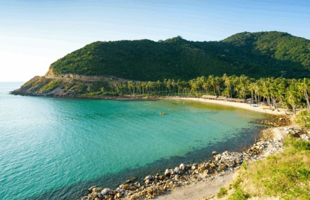 H&ograve;n Nồm - Nam Du nổi bật với vẻ đẹp hoang sơ, trong l&agrave;nh