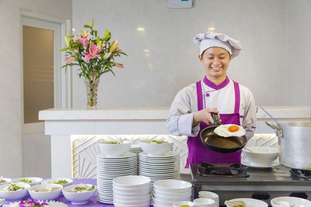 Kh&aacute;ch sạn TTC Hotel Deluxe &ndash; Airport gần s&acirc;n bay T&acirc;n Sơn Nhất 3 sao