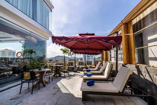 kh&aacute;ch sạn gần s&acirc;n bay ph&uacute; b&agrave;i-Thanh Lich Royal Boutique