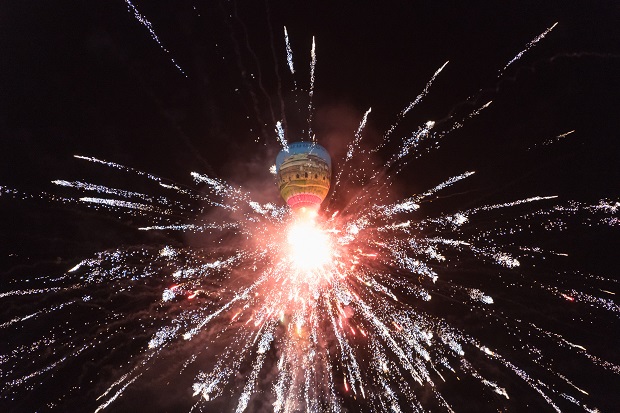 le hoi khinh khi cau myanmar