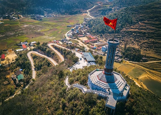 Cột Cờ lũng cú Hà Giang lich-trinh-du-lich-ha-giang-tu-tuc