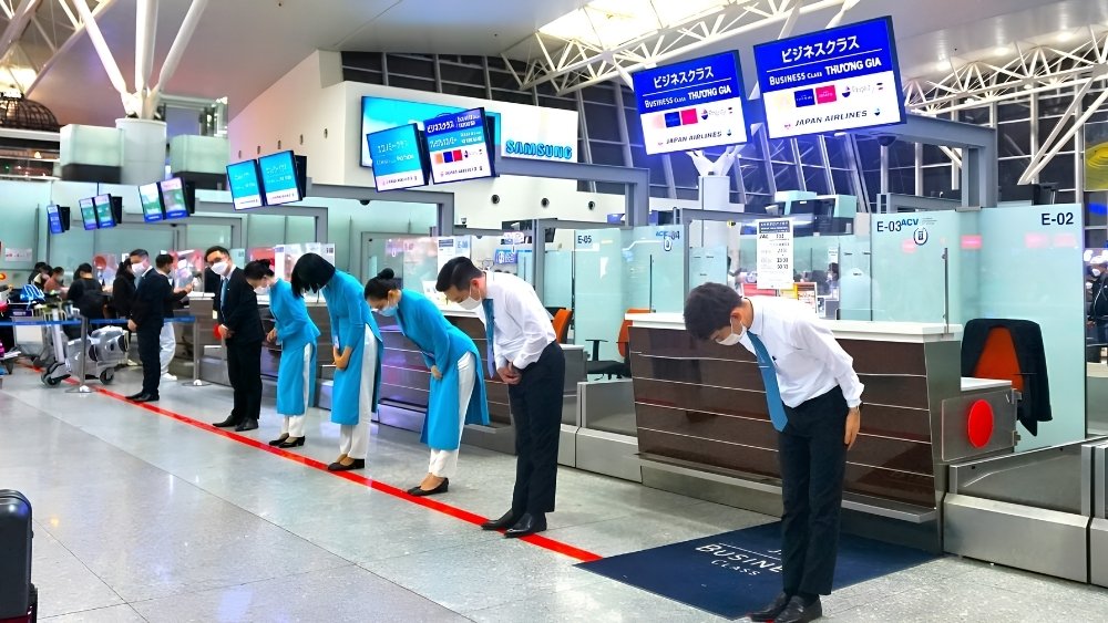 Sự hiếu kh&aacute;ch từ tận tr&aacute;i tim từ nh&acirc;n vi&ecirc;n Japan Airline