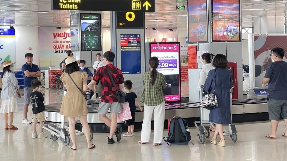 Đại l&yacute; sẽ hỗ trợ h&agrave;nh kh&aacute;ch với những thủ tục k&yacute; gửi h&agrave;nh l&yacute;