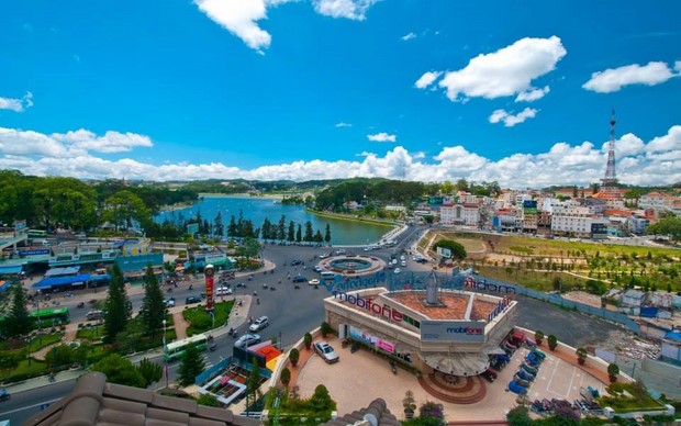 di choi xa 1 minh thi nen di dau