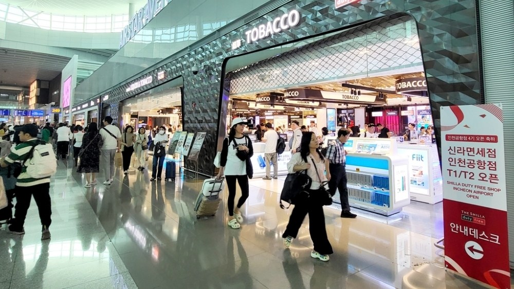 Khu vực mua sắm miễn thuế tại s&acirc;n bay quốc tế Incheon