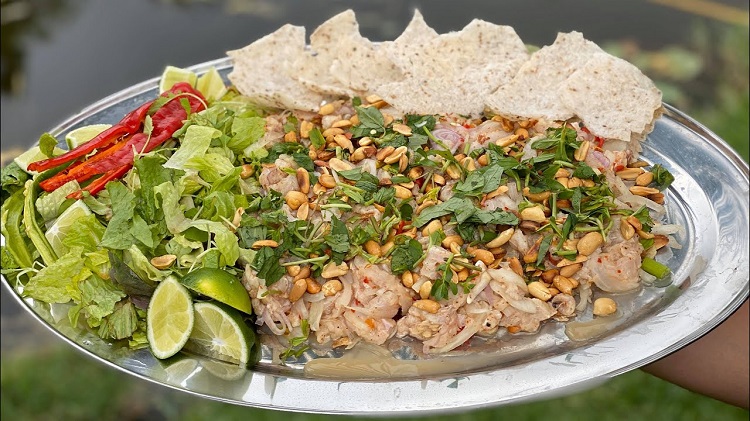 Gỏi c&aacute; nh&aacute;m C&ocirc;n Đảo