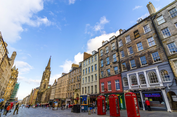 Vé máy bay đi Edinburgh giá rẻ