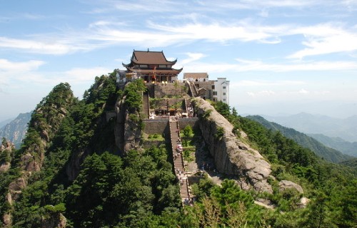 v&eacute; m&aacute;y bay đi Hợp Ph&igrave;