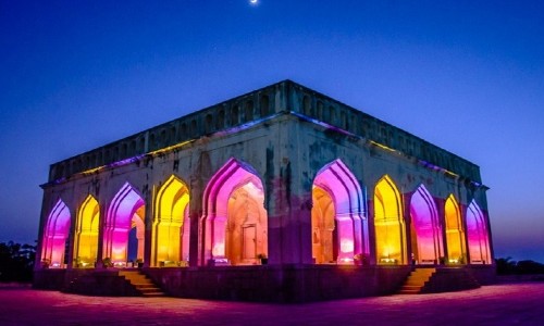 Taramati Baradari di tích lịch sử nổi tiếng Vé máy bay giá rẻ đi Hyderabad