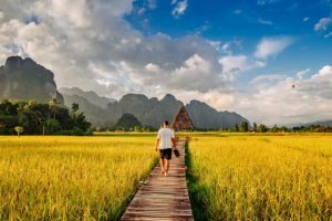 Đặt vé máy bay đi Lào – Chạm vào vẻ đẹp linh thiêng của “xứ sở triệu voi”