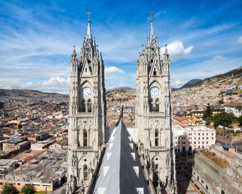 v&eacute; m&aacute;y bay đi Quito