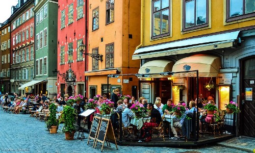 Phố cổ Gamla Stan ve may bay tu ha noi di Stockholm gia re