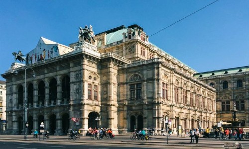 ve may bay tu ha noi di vienna gia re