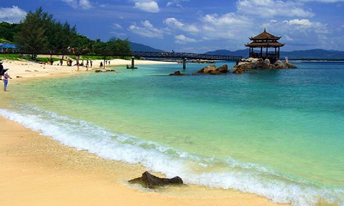 ve may bay bay tu ha noi di sanya gia re