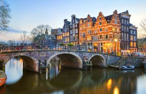 Đặt Vé Máy Bay Hà Nội đi Amsterdam Giá Rẻ