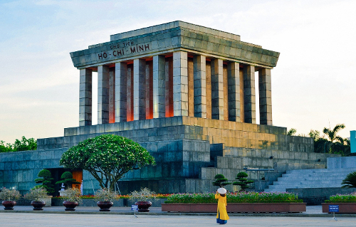 Hà Nội - điểm đến được nhiều du khách yêu thích, ghé thăm Lăng Bác