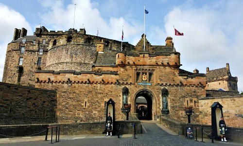 Vé máy bay từ Hồ Chí Minh đi Edinburgh