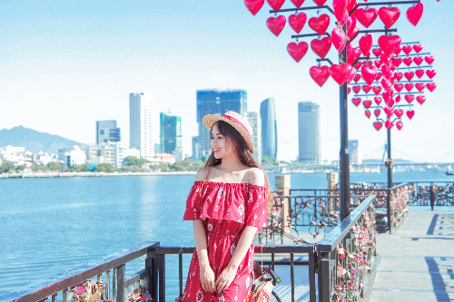 Đà Nẵng - Thành phố du lịch được nhiều du khách trong và ngoài nước yêu thích Cầu Tình Yêu Đà Nẵng