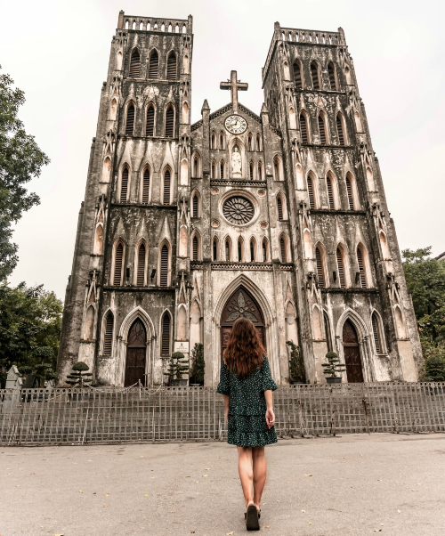 v&eacute; m&aacute;y bay từ London đi H&agrave; Nội