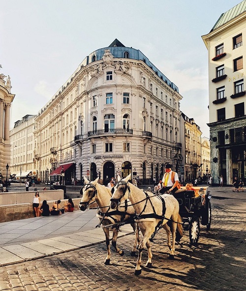 Vienna sở hữu vẻ đẹp cổ kính xen lẫn hiện đại đặt vé máy bay giá rẻ từ đà nẵng đi vienna