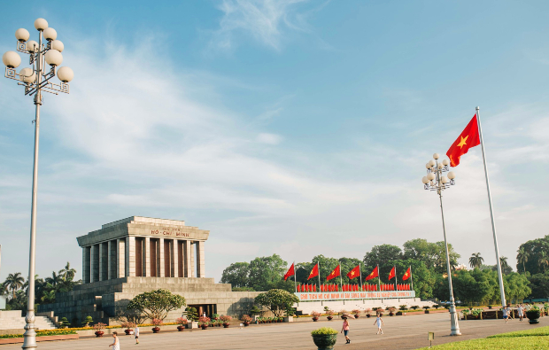 vé máy bay từ Huế đi Hà Nội