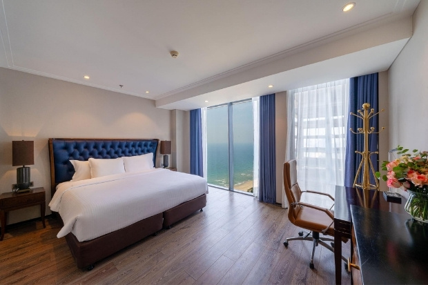 Khách sạn Altara Suites Đà Nẵng sát biển Mỹ Khê có phòng nghỉ sang trọng