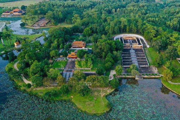 Combo Vé máy bay khứ hồi và Khách sạn Huế - lăng tẩm