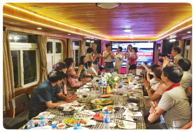 Đi du thuyền nên mặc gì