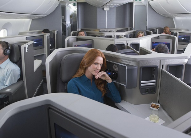 vé thương gia American Airlines