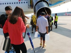 Có được mang rượu lên máy bay Vietjet không