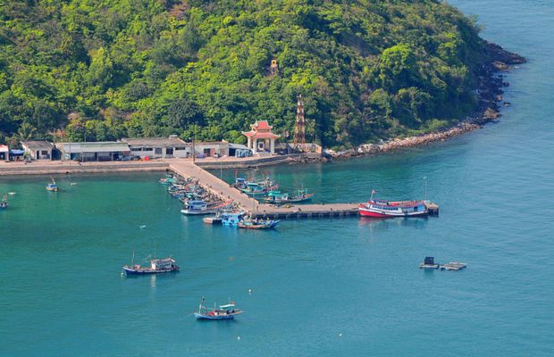 hon-ngang-nam-du Đến với Hòn Ngang du khách sẽ được tận hưởng vẻ đẹp bình yên