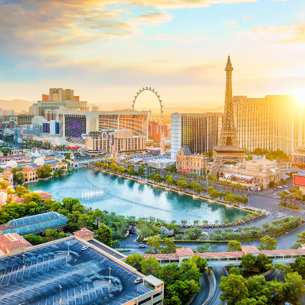 vé máy bay từ California về Việt Nam