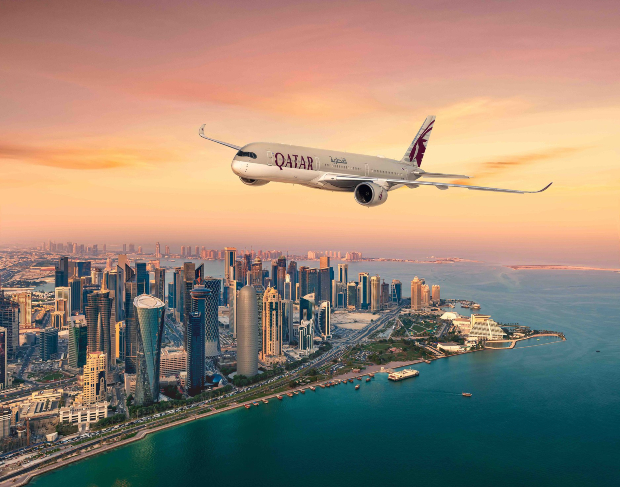 v&eacute; m&aacute;y bay Qatar Airways