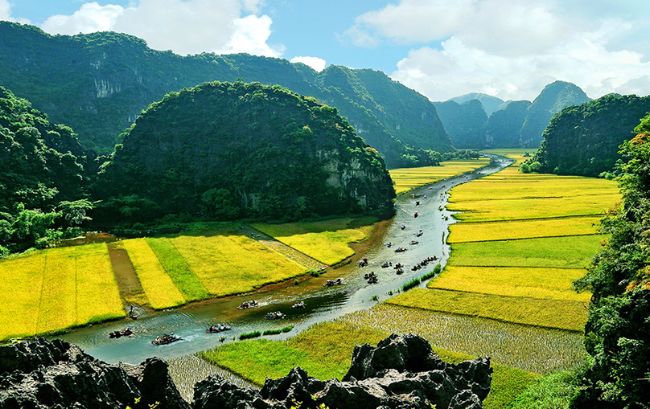 tour-du-lich-ninh-binh-trang-an Tràng An được du khách ưu ái đặt tên "tiên cảnh chốn nhân giang"