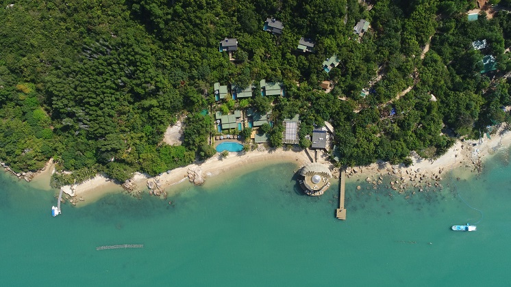 Resort Nha Trang có bãi biển riêng