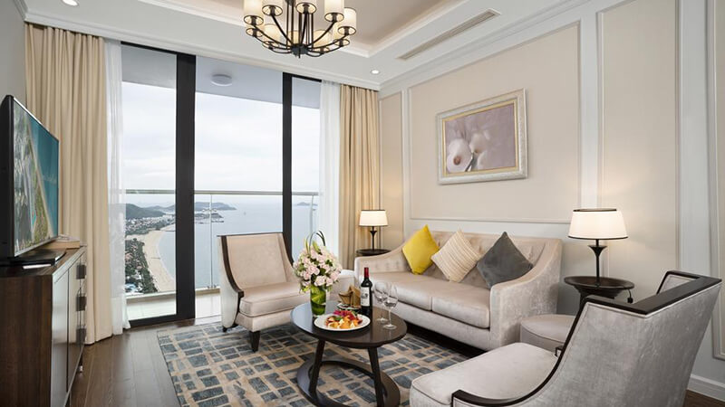 phòng khách Vinpearl Condotel Beachfront Nha Trang - Vinpearl Nha Trang có gì?