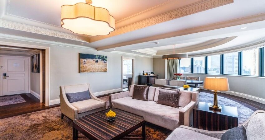 khu vực tiếp khách tại khách sạn lớn nhất Sài Gòn - Caravelle 