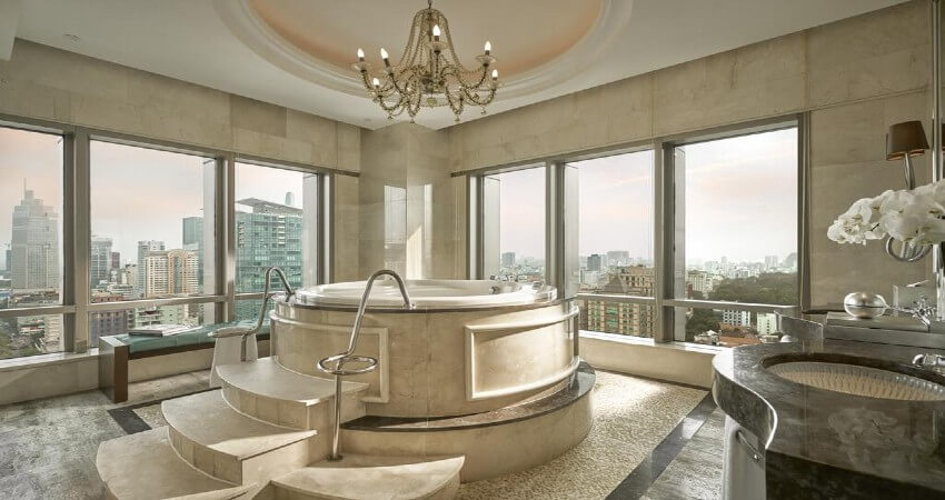 Bể sục Intercontinental Saigon - top khách sạn lớn nhất sài gòn
