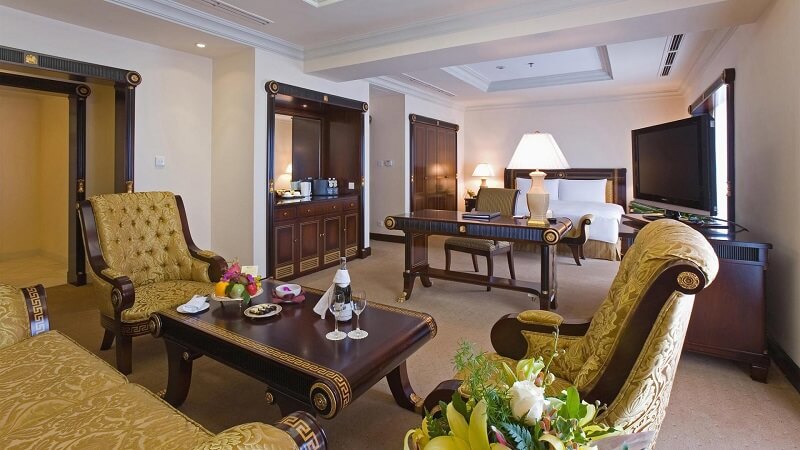 Phòng khách của khách sạn Lotte Legend - top khách sạn lớn nhất Sài Gòn