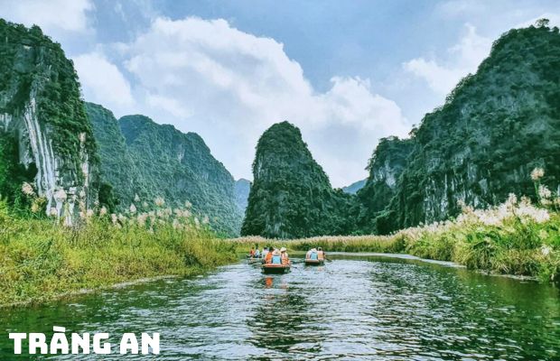 Tour du lịch Ninh Bình 1 ngày | Hoa Lư – Tràng An – Hang Múa | Khởi hành từ Hà Nội
